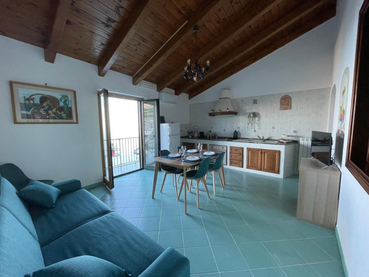 Seaview Apartments Furore Luaran gambar
